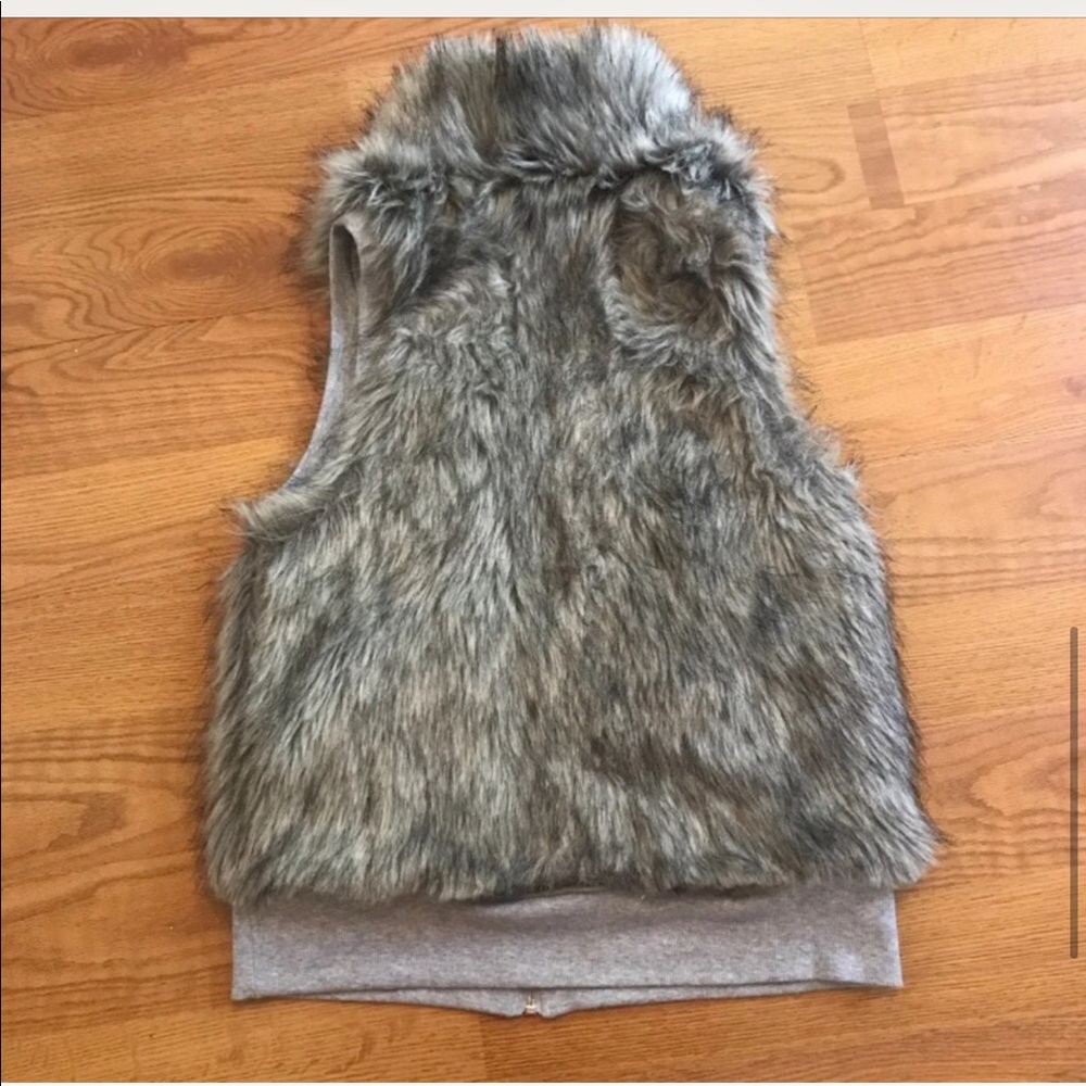 🔥 Gorgeous Victoria Secret reversible fur vest!🔥 - Picture 4 of 7